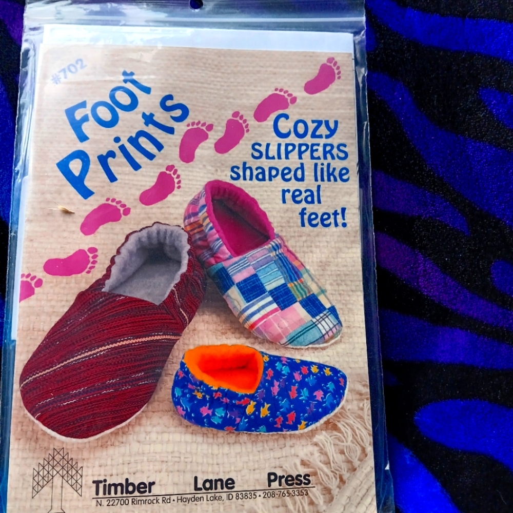 Foot Prints Cozy Slipper Pattern